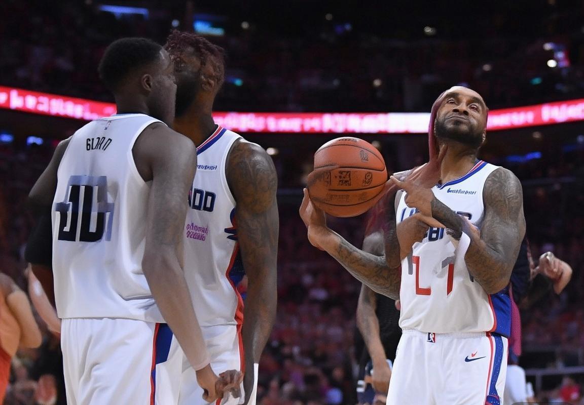 洛杉矶快船队官宣科怀·伦纳德赛季报销，季后赛希望破灭面临重建抉择